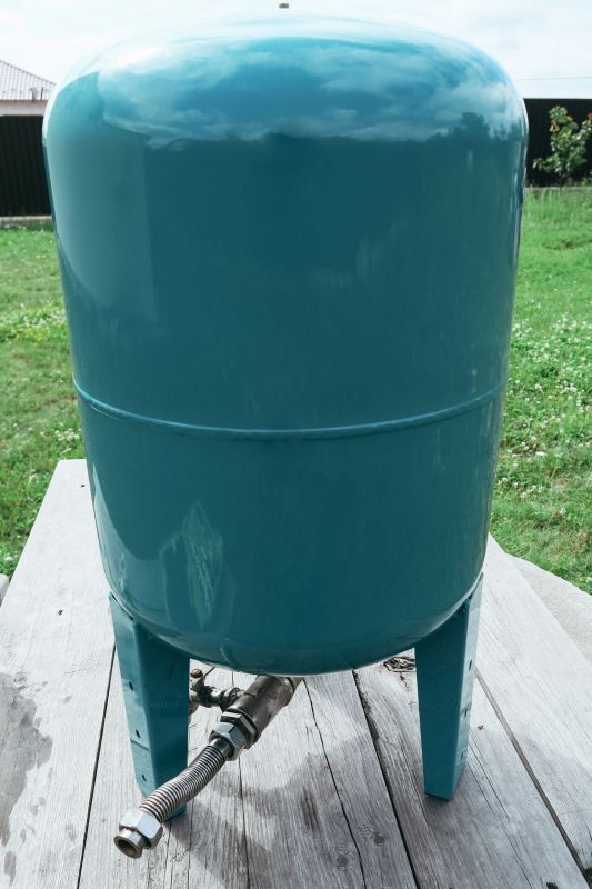 water pressure tank installation
